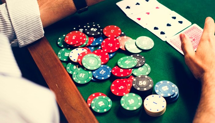 Zwischen Spielspaß und Suchtgefahr: Wohin entwickeln sich Casino-Spiele?